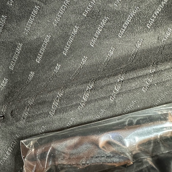 Balenciaga Unlimited Round Sunglasses - Picture 6 of 16